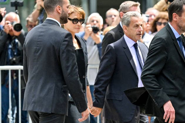 Carla Bruni and her husband Nicolas Sarkozy at the funeral of B Chirac in the Sainte Clotilde Basilica in Paris 7th arrondissement on June 12, 2026 The former first lady of France died on June 5, 2026 at the age of 93 Jacovides Liewig Bestimage The funeral of B Chirac in the Sainte Clotilde Basilica in Paris 7th arrondissement on June 12, 2026 The former first lady of France died on June 5, 2026 at the age of 93 Paris France  Copyright: xJacovidesx xLiewigx xBestimagexJacovidesx xLiewigx xBestimagex