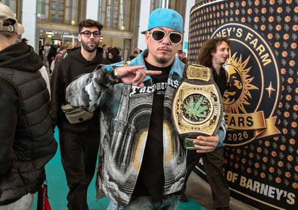 12.06.2026, xlakx, Entertainment, Mary Jane Berlin 2026 v.l. Besucherinnen und Besucher auf der Cannabis-Messe Mary Jane Berlin. Die Veranstaltung präsentiert Aussteller aus den Bereichen Cannabis, Medizin, Lifestyle und Hanfprodukte. Berlin *** 12 06 2026, xlakx, Entertainment, Mary Jane Berlin 2026 v l Visitors to the Mary Jane Berlin cannabis trade fair The event presents exhibitors from the cannabis, medicine, lifestyle and hemp products sectors Berlin Daniel Lakomski