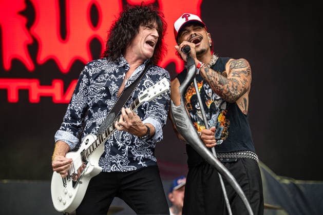 American musician, former lead guitarist and vocalist for the hard rock band Kiss Tommy Thayer, left, and Czech singer Ben Cristovao perform within the Rock for People music festival in Hradec Kralove, Czech Republic, June 12, 2026. (CTKxPhoto DavidxTanecek) CTKPhotoP2026061206096  CTKPhotoP2026061206096
