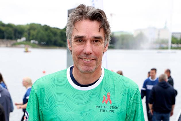 Michael Stich beim 20. Drachenbootrennen 2026 der Michael Stich Stiftung auf der Alster. Hamburg, 12.06.2026 *** Michael Stich at the 20 Dragon Boat Race 2026 of the Michael Stich Foundation on the Alster Hamburg, 12 06 2026 Foto:xgbrcix xFuturexImagex drachenboot_6613