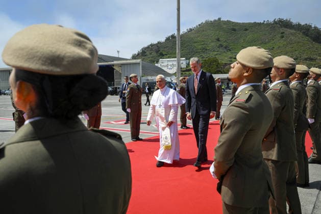 Pope Leo XIV Farewell Ceremony At Tenerife Airport - Canary Islands Pope Leo XIV meets king Felipe VI of Spain during a farewell ceremony at Tenerife International Airport, Canary Islands on June 12, 2026 on the last day of his pastoral visit to Spain. Pope Leo XIV concludes his Apostolic seven-day journey to Spain, which took him to Madrid, Barcelona, Montserrat and the Canary Islands. Photo by (EV) Simone Risoluti Vatican Media ABACACAPRESS.COM Canary Islands Spain  Copyright: xABACAx