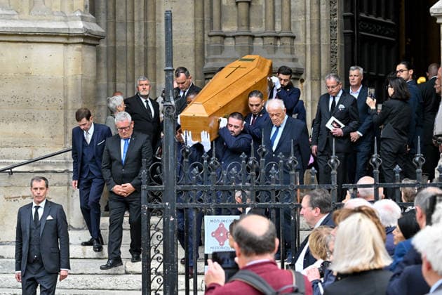La sortie du cercueil aux obèques de B Chirac en la basilique Sainte Clotilde à Paris 7ème le 12 juin 2026 The former first lady of France died on June 5, 2026 at the age of 93 Jacovides Liewig Bestimage The funeral of B Chirac in the Sainte Clotilde Basilica in Paris 7th arrondissement on June 12, 2026 The former first lady of France died on June 5, 2026 at the age of 93 Paris France  Copyright: xJacovidesx xLiewigx xBestimagexJacovidesx xLiewigx xBestimagex