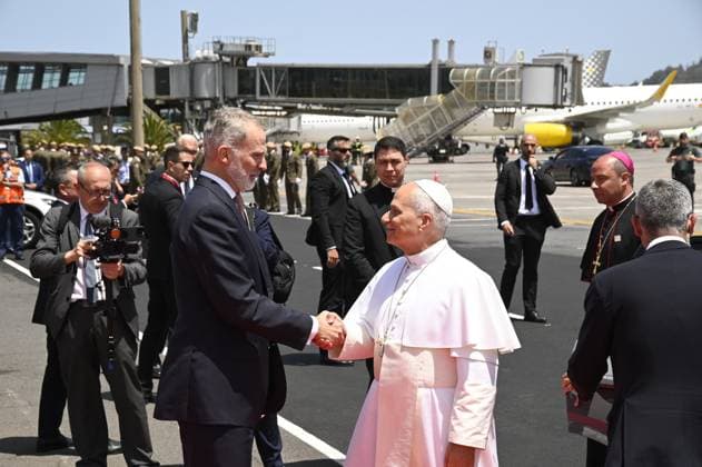 Farewell ceremony to Pope Leo XIV at Tenerife North Airport King Felipe VI and Pope Leo XIV talk during the official farewell ceremony to Pope Leo XIV, at Tenerife North International Airport Los Rodeos, on June 12, 2026, in San Cristobal de La Laguna, Santa Cruz de Tenerife, Canary Islands Spain This institutional act developed before the highest political and ecclesiastical authorities before his departure by plane to Rome at 3  Copyright: xEloisaxPÃ rezx xACFIx 7592438
