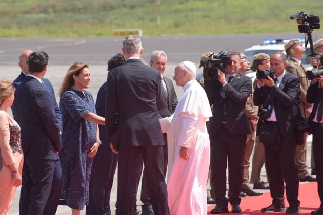 Farewell ceremony to Pope Leo XIV at Tenerife North Airport King Felipe VI and Pope Leo XIV during the celebration of the official farewell ceremony to Pope Leo XIV, at Tenerife North International Airport Los Rodeos, on June 12, 2026, in San Cristobal de La Laguna, Santa Cruz de Tenerife, Canary Islands Spain This institutional act developed before the highest political and ecclesiastical authorities before his departure by plane to Rome at 3  Copyright: xEloisaxPÃ rezx xACFIx 7592451