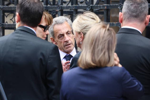 Bernadette Chirac Funeral - Paris Carla Bruni, Nicolas Sarkozy and Claude Chirac during funeral ceremony of Bernadette Chirac, widow of former French president Jacques Chirac at Sainte-Clotilde basilica in Paris, France on June 12, 2026. Bernadette Chirac died on June 5, 2026, aged 93. Photo by Alain Guizard ABACAPRESS.COM Paris France  Copyright: xABACAx