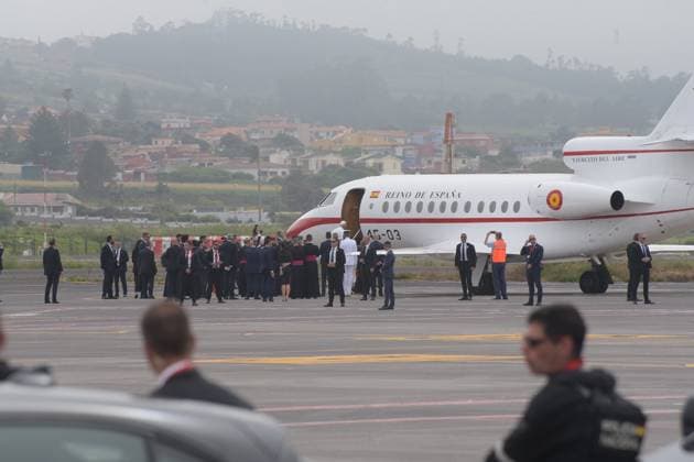 Farewell ceremony to Pope Leo XIV at Tenerife North Airport King Felipe VI and Pope Leo XIV during the celebration of the official farewell ceremony to Pope Leo XIV, at Tenerife North International Airport Los Rodeos, on June 12, 2026, in San Cristobal de La Laguna, Santa Cruz de Tenerife, Canary Islands Spain This institutional act developed before the highest political and ecclesiastical authorities before his departure by plane to Rome at 15  Copyright: xEloisaxPÃ rezx xACFIx 7592600