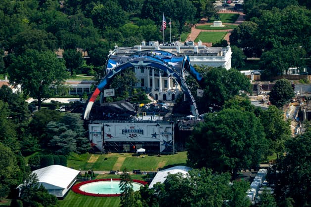 The Ultimate Fighting Championship (UFC) Freedom 250 arena is seen from the Washington Monument in Washington, DC on Friday, June 12, 2026. President Donald Trump is hosting a series of fighting matches on the South Lawn on Flag Day and his 80th birthday, June 14, in honor of America s 250th birthday.  WAP20260612372 BONNIExCASH