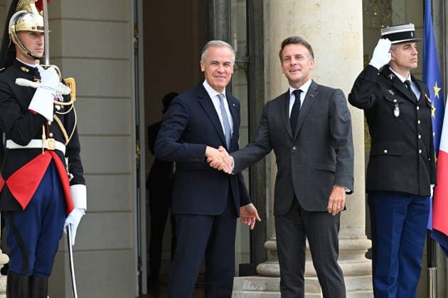 Emmanuel macron reçoit le 1Er ministre canadien à lElysée The French President Emmanuel Macron and M Mark Carney, Prime Minister of Canada at the Elysee Palace on June 12, 2026 457262 2026 06 12 PARIS France  Copyright: xL.Urmanx xStarfacex STAR_457262_001