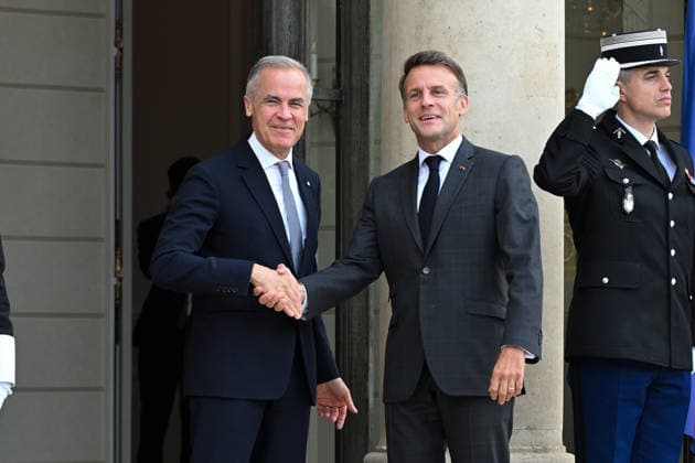 Emmanuel macron reçoit le 1Er ministre canadien à lElysée The French President Emmanuel Macron and M Mark Carney, Prime Minister of Canada at the Elysee Palace on June 12, 2026 457262 2026 06 12 PARIS France  Copyright: xL.Urmanx xStarfacex STAR_457262_010