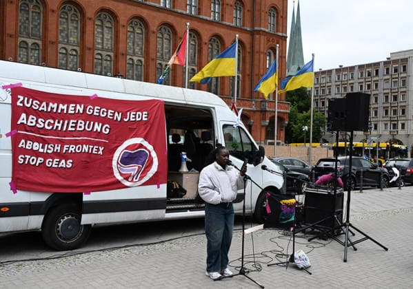 A protest against the EU’s Common European Asylum System (CEAS) in Berlin BERLIN, GERMANY - JUNE 12: People take part in a protest Stop the implementation of CEAS! Right to stay for all! against the implementation of the European Union s Common European Asylum System (CEAS) outside the Rotes Rathaus in Berlin, Germany, June 12, 2026. Protesters say the implementation of CEAS will lead to restrictions on the rights of asylum seekers. The protest coincides with the date the European Union’s Common European Asylum System (CEAS) starts applying across the block. Volodymyr Sindieiev Anadolu Berlin Germany. Editorial use only. Please get in touch for any other usage.  Copyright: x2026xAnadoluxVolodymyrxSindieievx