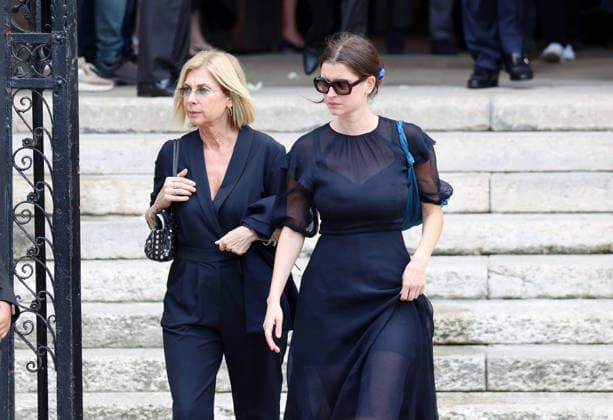 Departs des obseques de Bernadette Chirac en la Basilique Sainte-Clotilde Ã Paris Michele Laroque et sa fille Oriane Deschamps - Departs des obseques de Bernadette Chirac en la Basilique Sainte-Clotilde Ã Paris, France le 12 juin 2026  Copyright: xDFY+DKRx