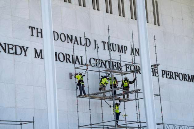 Trump Name Removed from the John F Kennedy Center for the Performing Arts Workers prepare to remove the name of United States President Donald J Trump from the facade of the John F. Kennedy Memorial Center for the Performing Arts in Washington, DC, USA, after a federal judge ordered that President Trump s name be removed from the building on Friday, June 12, 2026. Photo by Andrew Thomas CNP ABACAPRESS.COM Washington District of Columbia United States  Copyright: xCNP ABACAx