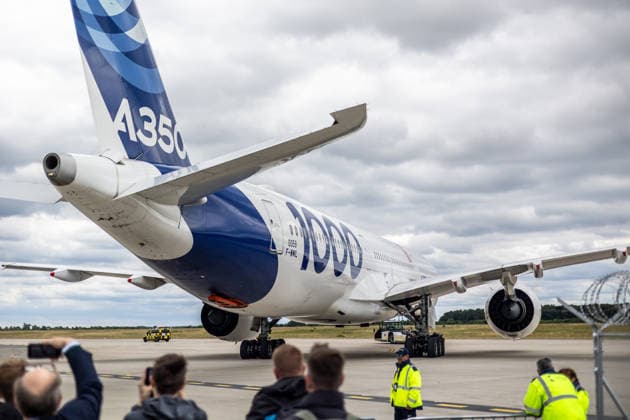 Flugprogramm mit dem Airbus 350- 1000 Flugprogramm mit dem Airbus 350- 1000 bei der ILA in Berlin-Brandenburg am 12.06.2026. Berlin Deutschland *** Flight program with the Airbus 350 1000 Flight program with the Airbus 350 1000 at the ILA in Berlin Brandenburg on 12 06 2026 Berlin Germany