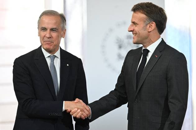 Press Conference of Emmanuel Macron and Mark Carney - Paris Canada s Prime Minister Mark Carney and France s President Emmanuel Macron pictured during a press conference ahead of a bilateral meeting at the Elysee Presidential Palace, in Paris, France on June 12, 2026. Photo by Eric Tschaen Pool ABACAPRESS.COM paris France  Copyright: xTschaenxEric Pool ABACAx