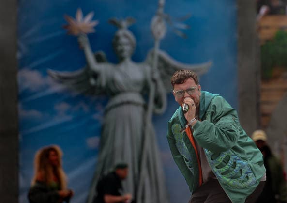 12.06.2026, xlakx, Entertainment, Mary Jane Berlin 2026 v.l. Der Rapper Marteria auf der Cannabis-Messe Mary Jane Berlin. Die Veranstaltung präsentiert Aussteller aus den Bereichen Cannabis, Medizin, Lifestyle und Hanfprodukte. Berlin *** 12 06 2026, xlakx, Entertainment, Mary Jane Berlin 2026 v l Rapper Marteria at the Mary Jane Berlin cannabis trade fair The event presents exhibitors from the cannabis, medicine, lifestyle and hemp product sectors Berlin Daniel Lakomski