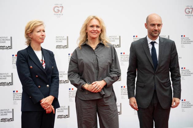 Press conference during the Paris Call for the Two-State Solution - Paris President of the Arab World Institute Anne-Claire Legendre European and French Foreign Minister Jean-Noel Barrot welcome Iceland s Foreign Minister Katrin Gunnarsdottir during the Paris Call for the Two-State Solution with Israeli and Palestinian civil society groups at the Insitut du Monde Arabe - IMA (Institute of the Arab World) in Paris, France on June 12, 2026. France is hosting this international meeting, attended by ministers from Brazil, Canada, the United Arab Emirates and Turkey, as well as the EU s High Representative for Foreign Affairs, following its recognition of the State of Palestine in 2025. French Foreign Minister Barrot reiterated Paris support fo  Copyright: xCampionexGregoire Pool ABACAx