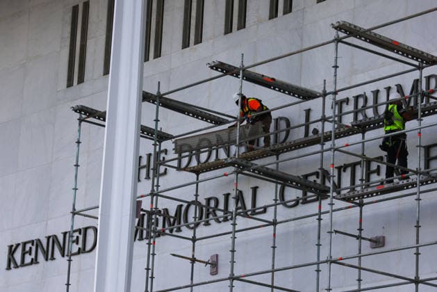 June 12, 2026, Washington, District Of Columbia, USA: Workers construct scaffolding in preparation of the removal of U.S. President Donald Trump s name from facade of the John F. Kennedy Center for the Performing Arts in Washington, D.C. on June 12, 2026. The Trump administration has until the end of the day to remove the Trump name from the building following a court order and a failed appeal by the Kennedy Center board. Washington USA  - ZUMAd227 20260612_znp_d227_004 Copyright: xBryanxDozierx