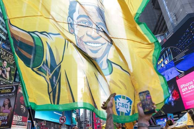 June 13, 2026, New York, New York, USA: Brazilian fans gather in Times Square in New York to cheer for the Brazilian national team on the eve of the World Cup s opening match in the United States this Friday, June 12, 2026. New York USA - ZUMAc233 20260613_zsp_c233_023 Copyright: xVanessaxCarvalhox