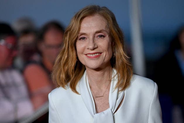 40th Cabourg Film Festival Day 3 FC Isabelle Huppert poses with her honorary Swann award on the red carpet during Day Three of the 40th Cabourg Film Festival on June 12, 2026 in Cabourg, France. Photo by Franck Castel ABACAPRESS.COM Cabourg  Copyright: xCastelxFranck ABACAx