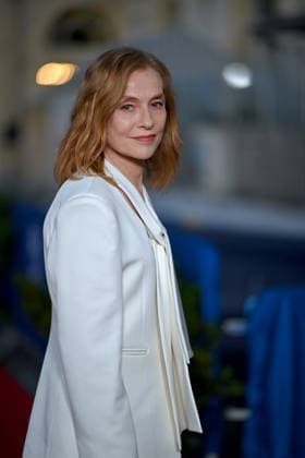 40th Cabourg Film Festival Day 3 FC Isabelle Huppert poses with her honorary Swann award on the red carpet during Day Three of the 40th Cabourg Film Festival on June 12, 2026 in Cabourg, France. Photo by Franck Castel ABACAPRESS.COM Cabourg  Copyright: xCastelxFranck ABACAx