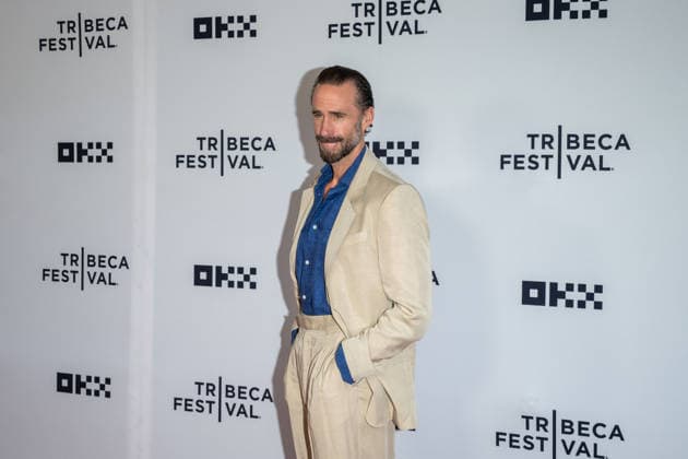 Dear England Premiere, 25th Tribeca Film Festival, New York, USA - 12 Jun 2026 Joseph Fiennes attends Dear England Premiere during the 2026 Tribeca Film Festival at the SVA Theatre on June 12, 2026 in New York City. New York United States Copyright: xRonxAdarx xSOPAxImagesx _radar_england_06122026_00130