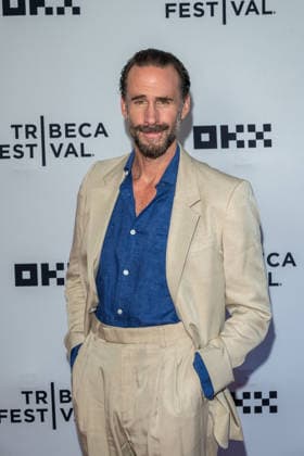 June 12, 2026, New York, United States: Joseph Fiennes attends Dear England Premiere during the 2026 Tribeca Film Festival at the SVA Theatre on June 12, 2026 in New York City. New York United States - ZUMAs197 20260612_aaa_s197_405 Copyright: xRonxAdarx