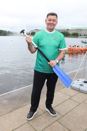 20. Drachenboot Cup der Michael Stich Stiftung Luan Krasniqi, 20ter Drachenboot Cup der Michael Stich Stiftung , Alster hamburg, 12.06.2026 *** 20 Dragon Boat Cup of the Michael Stich Foundation Luan Krasniqi, 20th Dragon Boat Cup of the Michael Stich Foundation , Alster hamburg, 12 06 2026 Copyright: xEventpressxBecherx