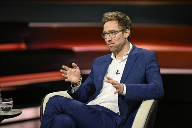 Veit Medick (Journalist) 06 26 her Veit Medick am 10. Juni 2026 in Markus Lanz , ZDF TV Fernsehen Talkshow Talk Show Deutschland deutsch deutscher Mann Stern Autor Journalismus german journalism author quer halb sitzend sprechend gestikulierend *** Veit Medick Journalist 06 26 her Veit Medick on June 10, 2026 in Markus Lanz , ZDF TV television talk show talk show Germany german german man star author journalism german journalism author cross half sitting talking gesticulating
