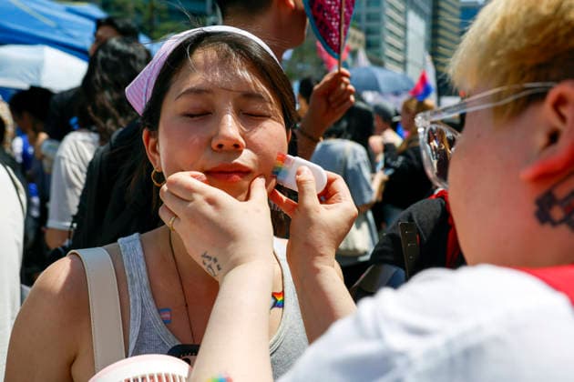Annual LGBTQ Pride Parade held in central Seoul Revelers enjoy various events during the 27th Seoul Queer Parade in downtown Seoul, South Korea, on June 13, 2026. Seoul South Korea  Copyright: xMatrixxImagesx xJungxUi-Chelx