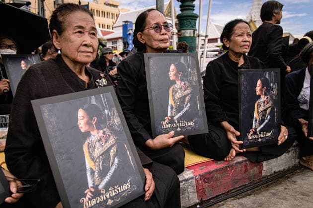 Thai king s eldest daughter Princess Bajrakitiyabha dies after prolonged illness BANGKOK, THAILAND - JUNE 13: Mourners react near the Grand Palace? to the passing of HRH Princess Bajrakitiyabha while holding a framed portrait of her on June 13, 2026 in Bangkok, Thailand. According to a statement released by the Thai Bureau of the Royal Household on 12 June 2026, HRH Princess Bajrakitiyabha died at King Chulalongkorn Memorial Hospital at the age of 47. Wissarut Weerasopon Anadolu Banghok Thailand. Editorial use only. Please get in touch for any other usage.  Copyright: x2026xAnadoluxWissarutxWeerasoponx