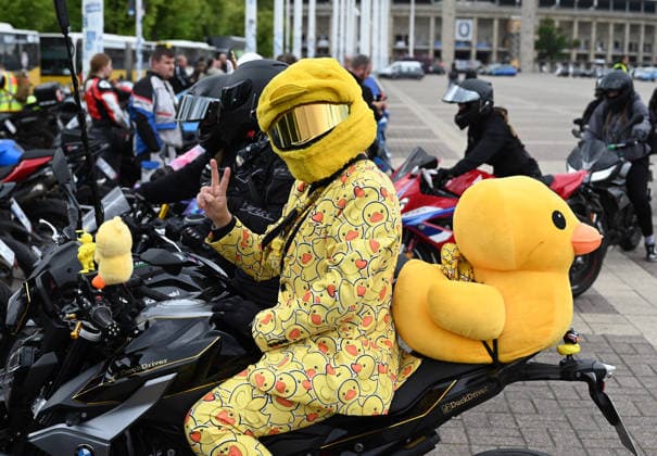 Bikers rally for road safety in Berlin BERLIN , GERMANY - JUNE 13: A motorcycle rider wearing a costume participates in the More Attention for Bikers ride rally in Berlin, Germany, on June 13, 2026. The event seeks to raise awareness of motorcycle safety, advocate for safer road conditions, and ensure that the interests of bikers are considered in transportation policy. Volodymyr Sindieiev Anadolu Berlin Germany. Editorial use only. Please get in touch for any other usage.  Copyright: x2026xAnadoluxVolodymyrxSindieievx
