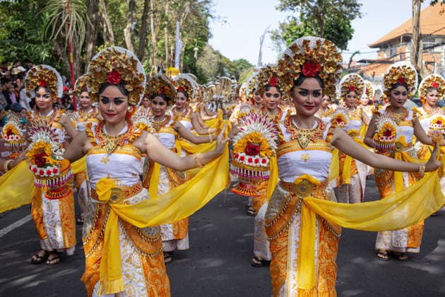 June 13, 2026, Denpasar, Bali, Indonesia: Balinese women perform a traditional dance during a parade for the 48th Bali Arts Festival in Denpasar on Indonesia s resort island of Bali on June 13, 2026. The annual month-long festival, which features inclusive performances from various regencies across the island, aims to preserve and showcase Balinese cultural heritage. Denpasar Indonesia - ZUMAp229 20260613_zip_p229_019 Copyright: xLanaxPriatnax
