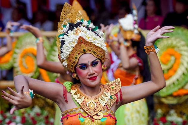 (260613) -- BALI, June 13, 2026 -- A performer participates in Peed Aya, an opening parade of the Bali Arts Festival 2026 in Denpasar, Bali, Indonesia, June 13, 2026. The annual cultural event runs from June 13 to July 11 this year. (Photo by Xinhua) INDONESIA-BALI-ARTS FESTIVAL-OPENING PARADE DickyxBisinglasi 