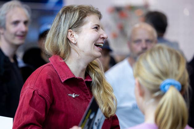 Astronautin Rabea Rogge auf der ILA26. Deutschland, Schönefeld am 12. Juni 2026: Astronautin Rabea Rogge, die erste deutsche Frau im All, präsentierte ihr Buch Ein (bisschen) Weltraum für alle in einer Messehalle auf der ILA 2026. *** Astronaut Rabea Rogge at the ILA26 Germany, Schönefeld on June 12, 2026 Astronaut Rabea Rogge, the first German woman in space, presented her book Ein bisschen Weltraum für alle in an exhibition hall at the ILA 2026