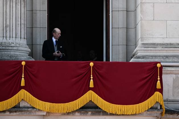 King Charles III and the Royal Family on balcony of Buckingham Palace Kent Dükü Prens Edward, Kral 3. Charles in resmi dogum günü kutlamalari kapsaminda düzenlenen Trooping the Colour töreninin ardindan Buckingham Sarayi balkonunda görüntülendi. Rasid Necati Aslim Anadolu London United Kingdom. Editorial use only. Please get in touch for any other usage.  Copyright: x2026xAnadoluxRaÅüidxNecatixAslÄ±mx