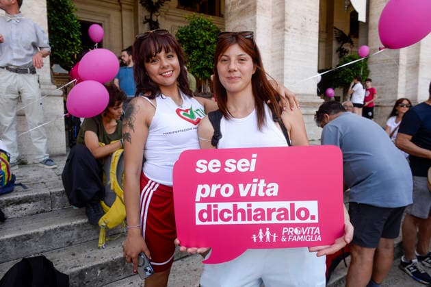 IPA85647661 - Rome: National Pro-Life Rally  Copyright: xSTEFANOxCAROFEIx xFOTOGRAMMAx xSTEFANOxCAROFEIx 85647661