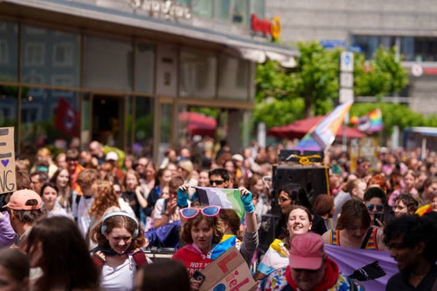 Pride March and Demonstration During CSD in Kassel Germany - Kassel, 13.06.2026 Participants take part in the Christopher Street Day (CSD) march in Kassel. Demonstrators marched from Königsplatz through the city centre before returning to Königsplatz, where rallies and speeches were held before and after the procession. Hundreds of people gathered to advocate for LGBTQ+ rights, equality and diversity. Local media reported attendance of around 1,500 participants, though official figures were not immediately available. Hesse
