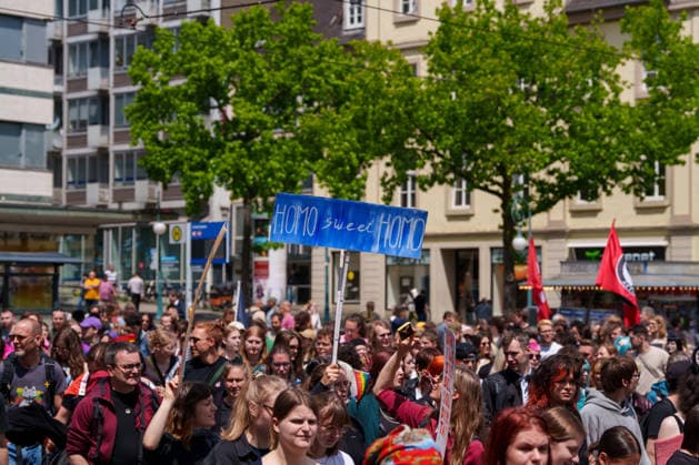 Pride March and Demonstration During CSD in Kassel Germany - Kassel, 13.06.2026 Participants take part in the Christopher Street Day (CSD) march in Kassel. Demonstrators marched from Königsplatz through the city centre before returning to Königsplatz, where rallies and speeches were held before and after the procession. Hundreds of people gathered to advocate for LGBTQ+ rights, equality and diversity. Local media reported attendance of around 1,500 participants, though official figures were not immediately available. Hesse