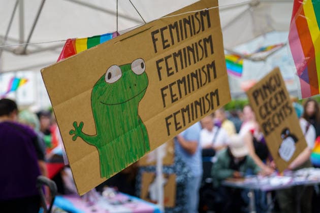 Pride March and Demonstration During CSD in Kassel Germany - Kassel, 13.06.2026 Sign with feminism as participants take part in the Christopher Street Day (CSD) march in Kassel. Demonstrators marched from Königsplatz through the city centre before returning to Königsplatz, where rallies and speeches were held before and after the procession. Hundreds of people gathered to advocate for LGBTQ+ rights, equality and diversity. Local media reported attendance of around 1,500 participants, though official figures were not immediately available. Hesse