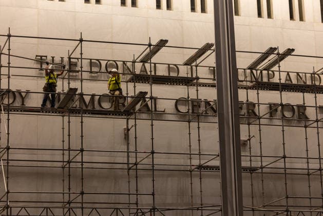 Removal of US President Trump’s name from the Kennedy Center WASHINGTON, DC, UNITED STATES - JUNE 13: Workers set up scaffolding on the facade of the Kennedy Center, ahead of the removal of US President Trump’s name from the building, in Washington, DC, United States, on June 13, 2026. Nathan Posner Anadolu Washington, DC United States. Editorial use only. Please get in touch for any other usage.  Copyright: x2026xAnadoluxNathanxPosnerx