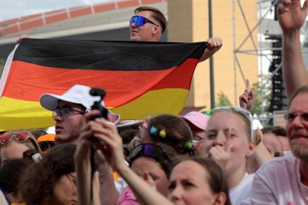 Inselfieber die große Schlagersause auf dem Parkplatz Arena Oberhausen FOR EDITORIAL PURPOSES ONLY p Inselfieber die große Schlagersause on Saturday, June 13, 2026 at the Arena Oberhausen parking lot Photo Frank Oppitz FUNKE Foto Services p Leisure, Lifestyle Germany NRW Oberhausen Copyright FrankxOppitz Copyright: FrankxOppitz doc869vlbtweu038f9thxd ,EDITORIAL USE ONLY Copyright: FrankxOppitz