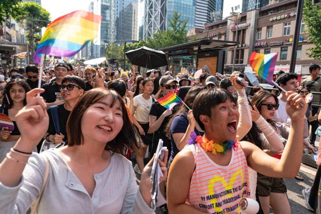 The 27th Seoul Queer Parade (SQP) in Seoul - 13 Jun 2026 Participants enjoy the performance during the Seoul Queer Parade. The 27th Seoul Queer Parade (SQP) was held in Seoul, South Korea. It is a public cultural event held downtown every year to promote LGBTQIA+ visibility, human rights, cultural enjoyment, and pride. Seoul South Korea Copyright: xSimonxShinx xSOPAxImagesx _DSC3181