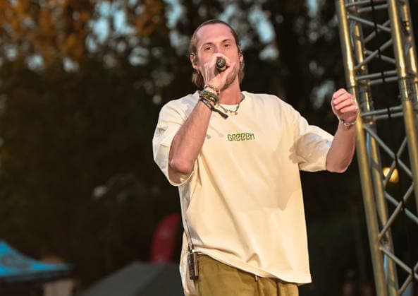 13.06.2026, xlakx, Entertainment, Mary Jane Berlin 2026 v.l. Der Rapper GReeeN live auf der Mary Jane Bühne. Die Veranstaltung präsentiert Aussteller aus den Bereichen Cannabis, Medizin, Lifestyle und Hanfprodukte. Berlin *** 13 06 2026, xlakx, Entertainment, Mary Jane Berlin 2026 v l The rapper GReeeN live on the Mary Jane stage The event presents exhibitors from the fields of cannabis, medicine, lifestyle and hemp products Berlin Daniel Lakomski