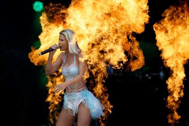 Singer Isi Glück performs at the festival Inselfieber Oberhausen The biggest Mallorca party of all time in the outdoor area of the Rudolf Weber Arena in Oberhausen Oberhausen, 13 06 2026 NRW Germany Copyright: xChristophxHardtx