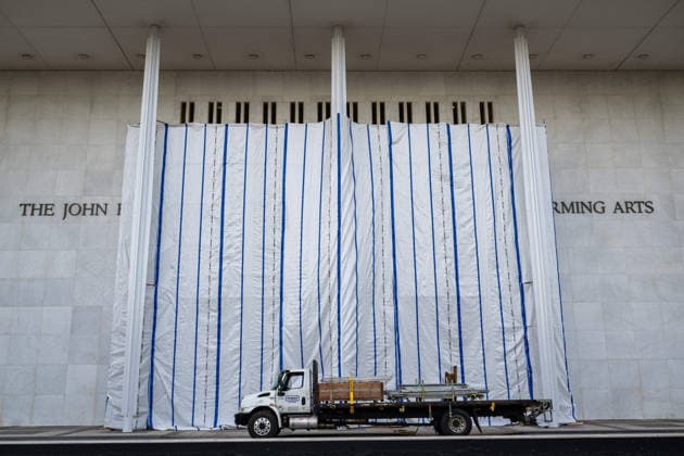 June 13, 2026, Washington, Disitrict Of Columbia, United States: Scaffolding outside the John F. Kennedy Center for the Performing Arts in Washington, D.C., after the removal of President Donald Trump s name from the building following a federal court ruling. Washington United States - ZUMAk206 20260613_znp_k206_016 Copyright: xMattxKaminskyx