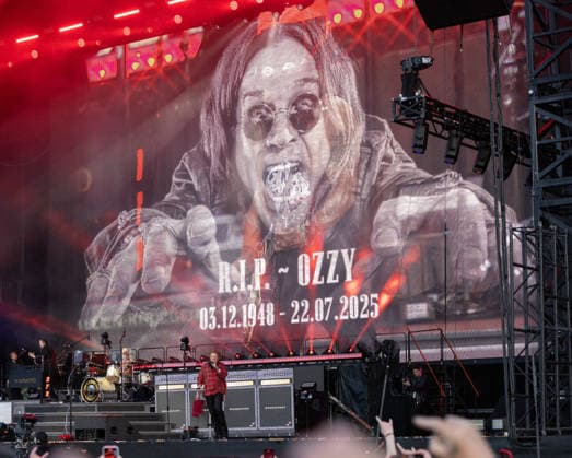 13 06 26 GUNS & ROSES AT DOWNLOAD FESTIVAL Donington Park. APEX STAGE, UK 13 06 26 GUNS & ROSES AT DOWNLOAD FESTIVAL Donington Park. APEX STAGE ,UK, Credit:Roger Alarcon Avalon United Kingdom, London  Copyright: xRogerxAlarconx xAvalonx 1109993667