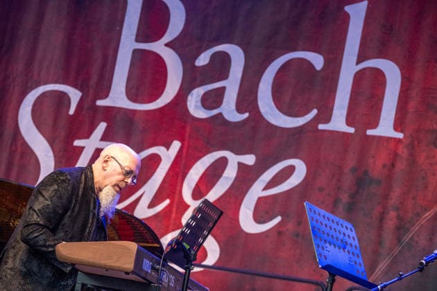 Leipzig, Deutschland, 13. Juni 2026: Jordan Rudess, Keyboarder der US-amerikanischen Progressive-Metal-Band Dream Theater, tritt beim Bachfest Leipzig auf der BachStage am Markt auf. Der Musiker präsentierte sein Programm Bach Reimagined, das Werke von Johann Sebastian Bach mit modernen Klängen und Improvisationen verbindet. Jordan Rudess Leipzig *** Leipzig, Germany, 13 June 2026 Jordan Rudess, keyboardist of the US progressive metal band Dream Theater, performs at Bachfest Leipzig on the BachStage am Markt The musician presented his program Bach Reimagined, which combines works by Johann Sebastian Bach with modern sounds and improvisations Jordan Rudess Leipzig