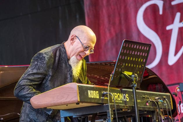 Leipzig, Deutschland, 13. Juni 2026: Jordan Rudess, Keyboarder der US-amerikanischen Progressive-Metal-Band Dream Theater, tritt beim Bachfest Leipzig auf der BachStage am Markt auf. Der Musiker präsentierte sein Programm Bach Reimagined, das Werke von Johann Sebastian Bach mit modernen Klängen und Improvisationen verbindet. Jordan Rudess Leipzig *** Leipzig, Germany, 13 June 2026 Jordan Rudess, keyboardist of the US progressive metal band Dream Theater, performs at Bachfest Leipzig on the BachStage am Markt The musician presented his program Bach Reimagined, which combines works by Johann Sebastian Bach with modern sounds and improvisations Jordan Rudess Leipzig