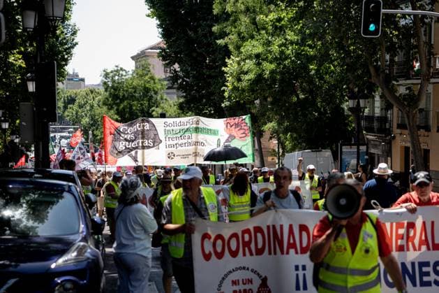 Demonstration in Madrid against imperialist rearmament and war Several people carry a banner with the slogan International solidarity against imperialism during a demonstration to protest against imperialist rearmament and war, on June 14, 2026, in Madrid Spain The call is part of the international context of escalating war, driven by the 800 billion euro RearmEurope plan presented by Ursula von der Leyen In the Spanish state, military spending has increased by 50 - the second largest increase in the EU - while the government keeps the Rota and Morón bases active, continues to buy arms from Israel and reinforces its commitment to NATO 14 JUNE 2026 PACIFISM DEMONSTRATION Madrid Madrid Spain  Copyright: xGabrielxLuengasx 7596032
