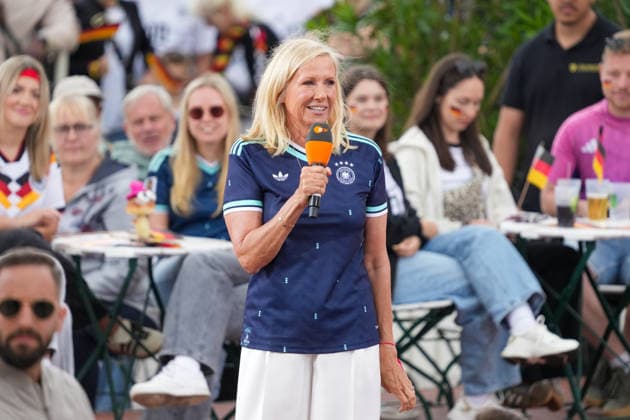 ZDF-Fernsehgarten 2026. Andrea (Kiwi) Kiewel im ZDF Fernsehgarten mit dem Motto Fußball Party am 14.06.2026 in Mainz. Mainz ZDF Fernsehgarten Rheinland-Pfalz *** ZDF Fernsehgarten 2026 Andrea Kiwi Kiewel in the ZDF Fernsehgarten with the motto Football Party on 14 06 2026 in Mainz Mainz ZDF Fernsehgarten Rheinland Pfalz